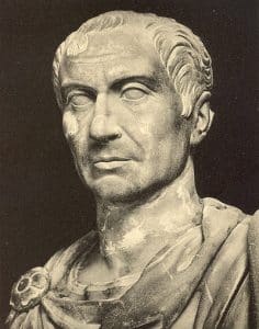Busto de Julio César, el líder romano que transformó la historia de Roma.