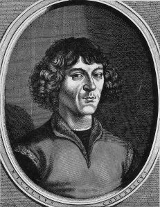 Retrato de Nicolás Copérnico junto a una representación del modelo heliocéntrico.