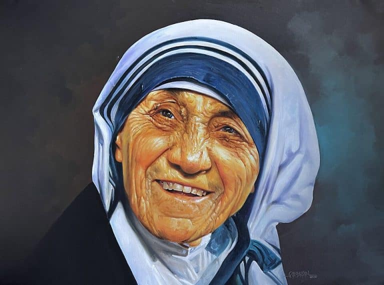 Retrato de Madre Teresa de Calcuta en una imagen histórica y sobria.