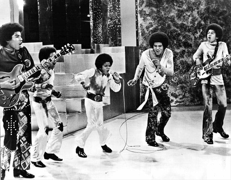 Michael Jackson en una imagen representativa de su paso de los Jackson 5 al estrellato mundial