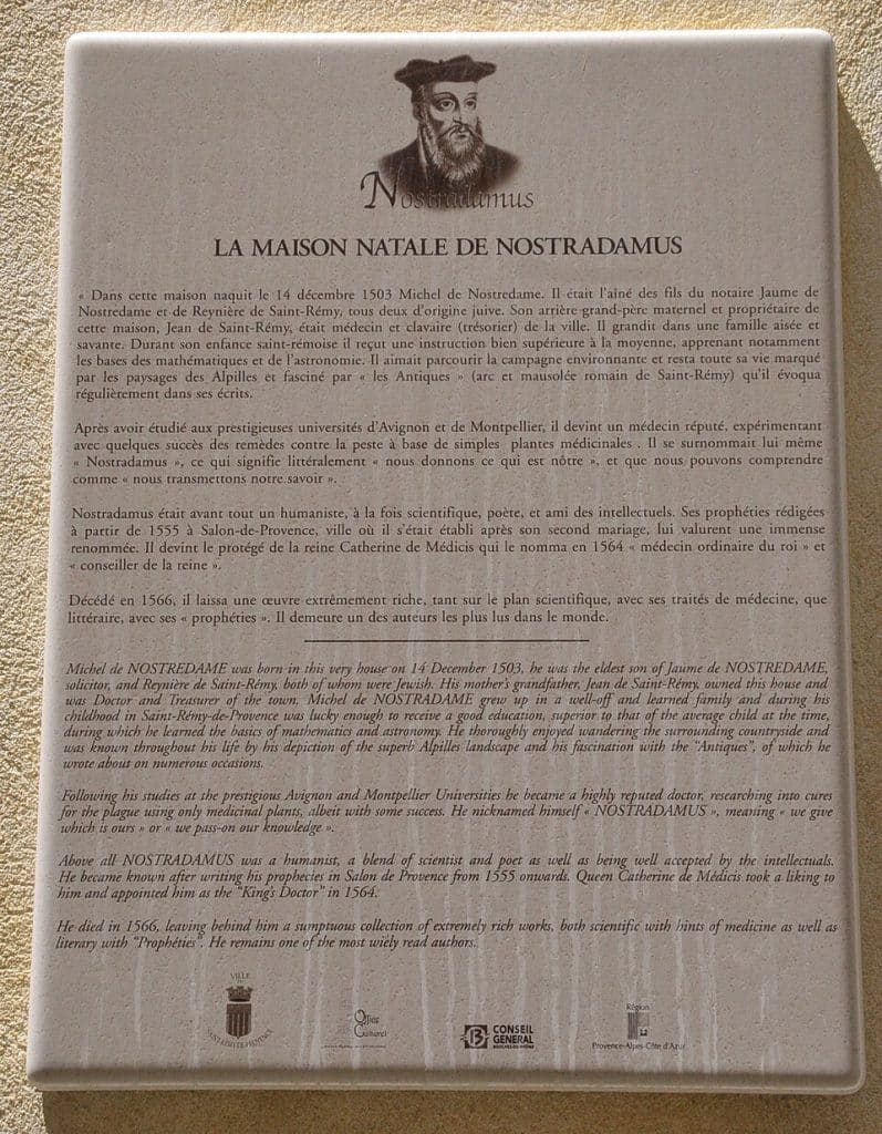 Retrato de Nostradamus en un estudio renacentista rodeado de manuscritos y símbolos de astrología